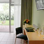Otel Seminarhotel In Der Manfred-sauer-stiftung 3*