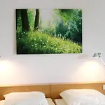 Seminarhotel In Der Manfred-sauer-stiftung Otel 3*