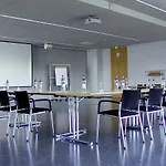 Seminarhotel In Der Manfred-sauer-stiftung Otel