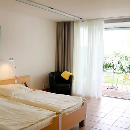 Seminarhotel In Der Manfred-sauer-stiftung 3*