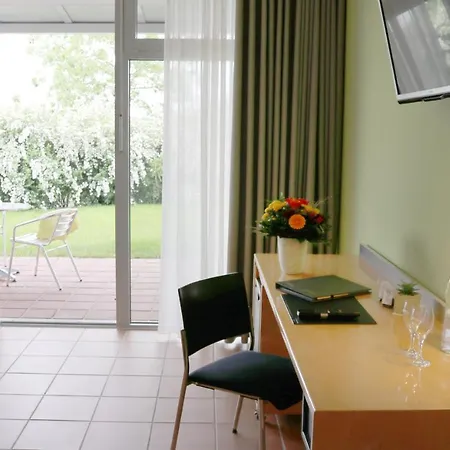 酒店 曼弗雷德 - 绍尔基金会研讨会酒店 Lobbach