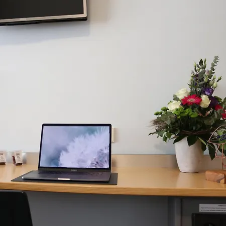 Seminarhotel In Der Manfred-sauer-stiftung Hotel 3*