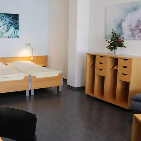 曼弗雷德 - 绍尔基金会研讨会酒店 Lobbach