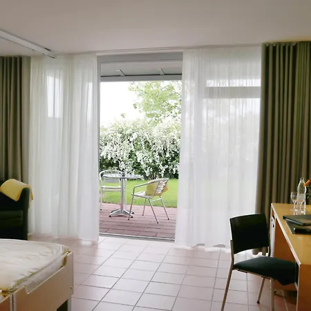 Seminarhotel In Der Manfred-sauer-stiftung 호텔