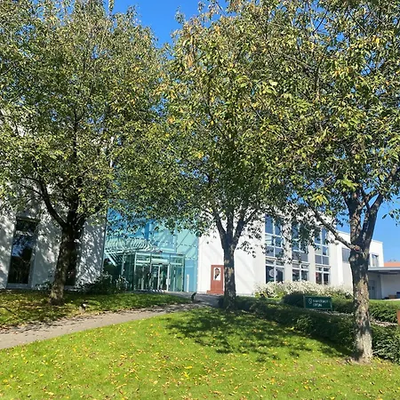 Seminarhotel In Der Manfred-sauer-stiftung Hotel 3*