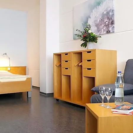 Seminarhotel In Der Manfred-sauer-stiftung 3*