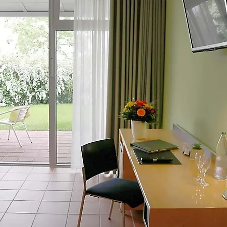 Hotel Seminarhotel In Der Manfred-sauer-stiftung 3*
