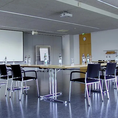 Seminarhotel In Der Manfred-sauer-stiftung 호텔