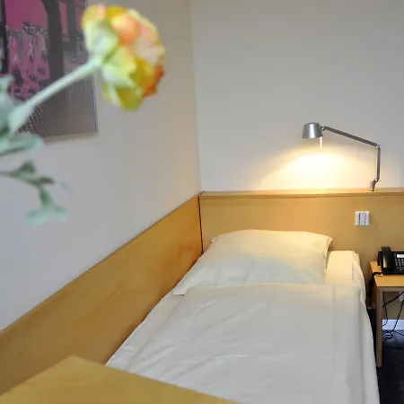 Seminarhotel In Der Manfred-sauer-stiftung 호텔 3*