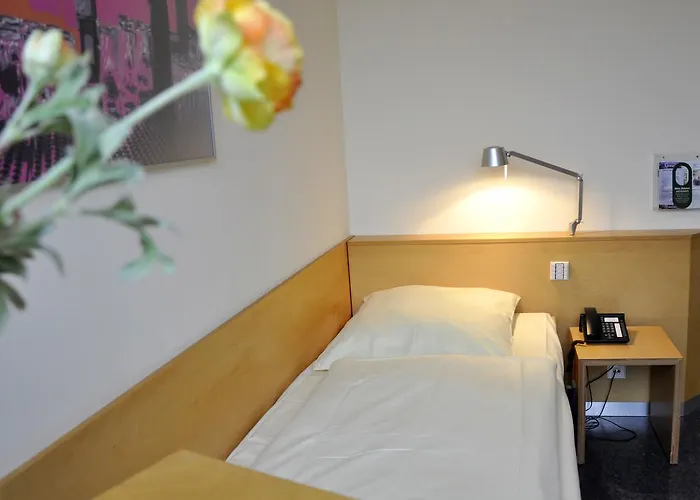 Seminarhotel In Der Manfred-sauer-stiftung Hotel 3*